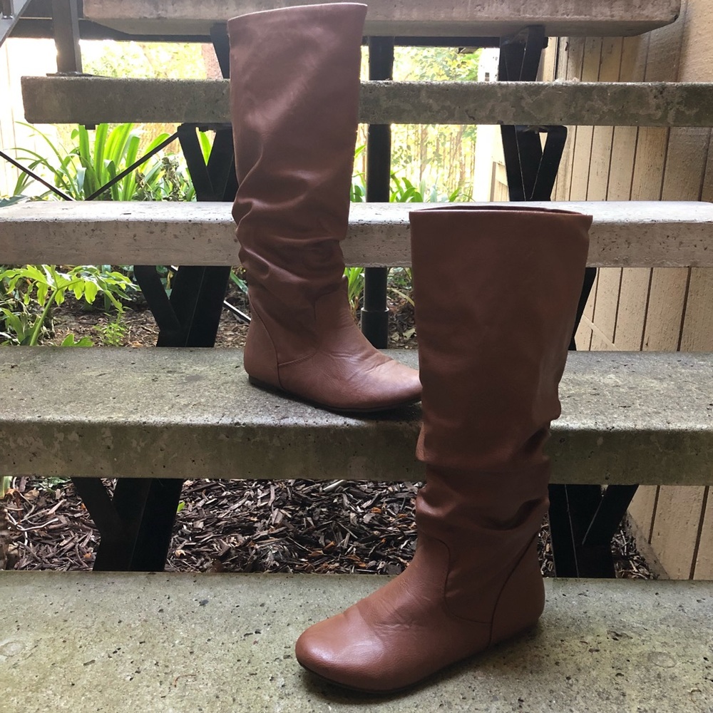 Knee High Women’s Boots Size 7.5